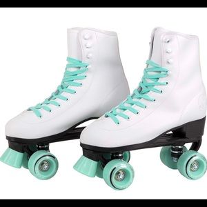 Faux Leather Roller Skates•Beginner skates•Unisex